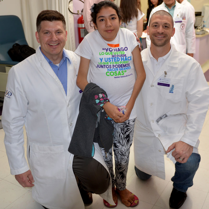 Monica with Drs. Rinella and Mundis prior to surgery
